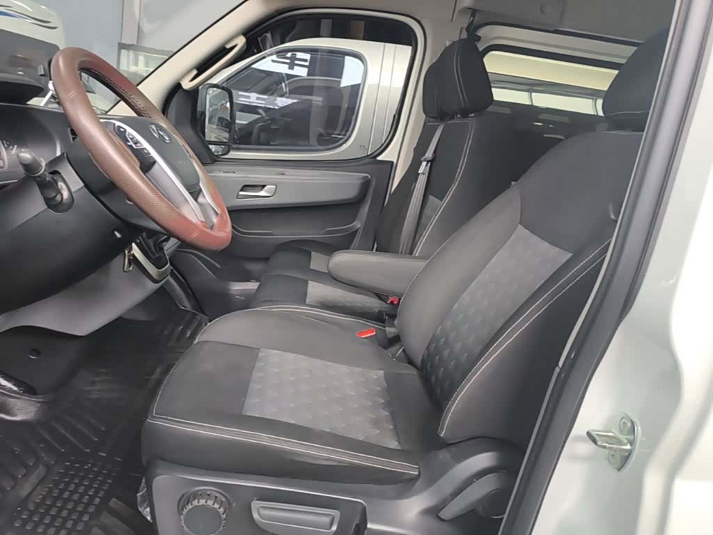 Maxus V80, 2024 15