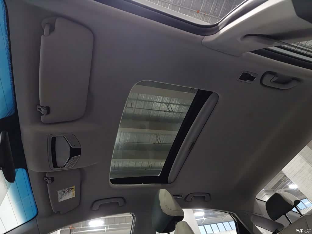 Geely Emgrand, 2023 14