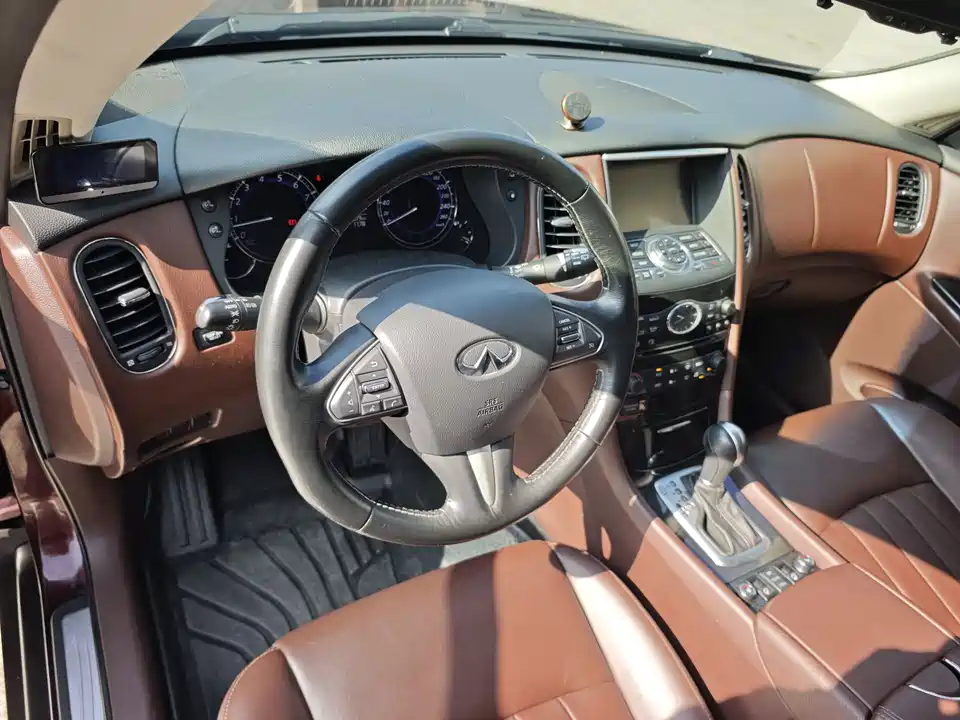 Infiniti QX50