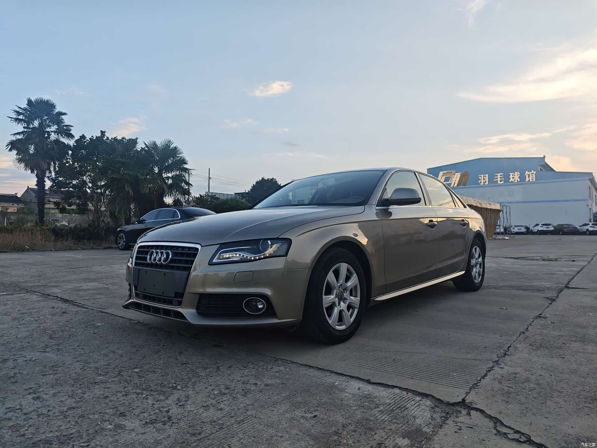 Audi A4L, 2012 1