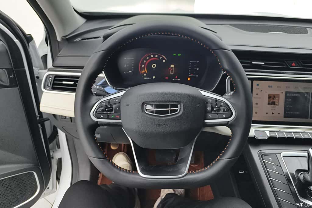 Geely Boyue, 2023 15
