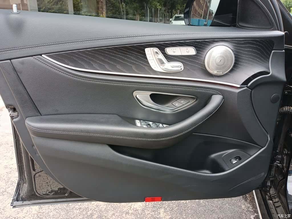 Mercedes-Benz E-Class, 2019 6