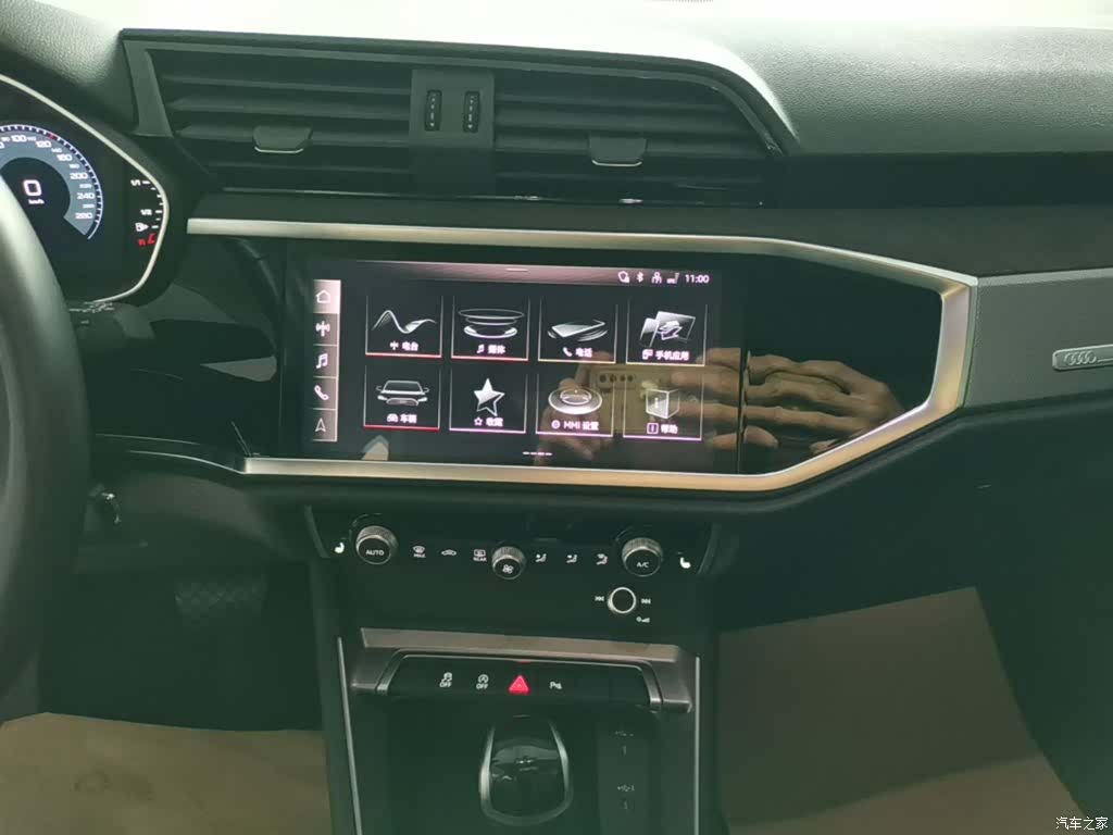 Audi Q3, 2022 13