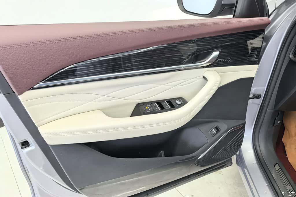 Geely Xingyue L, 2022 7