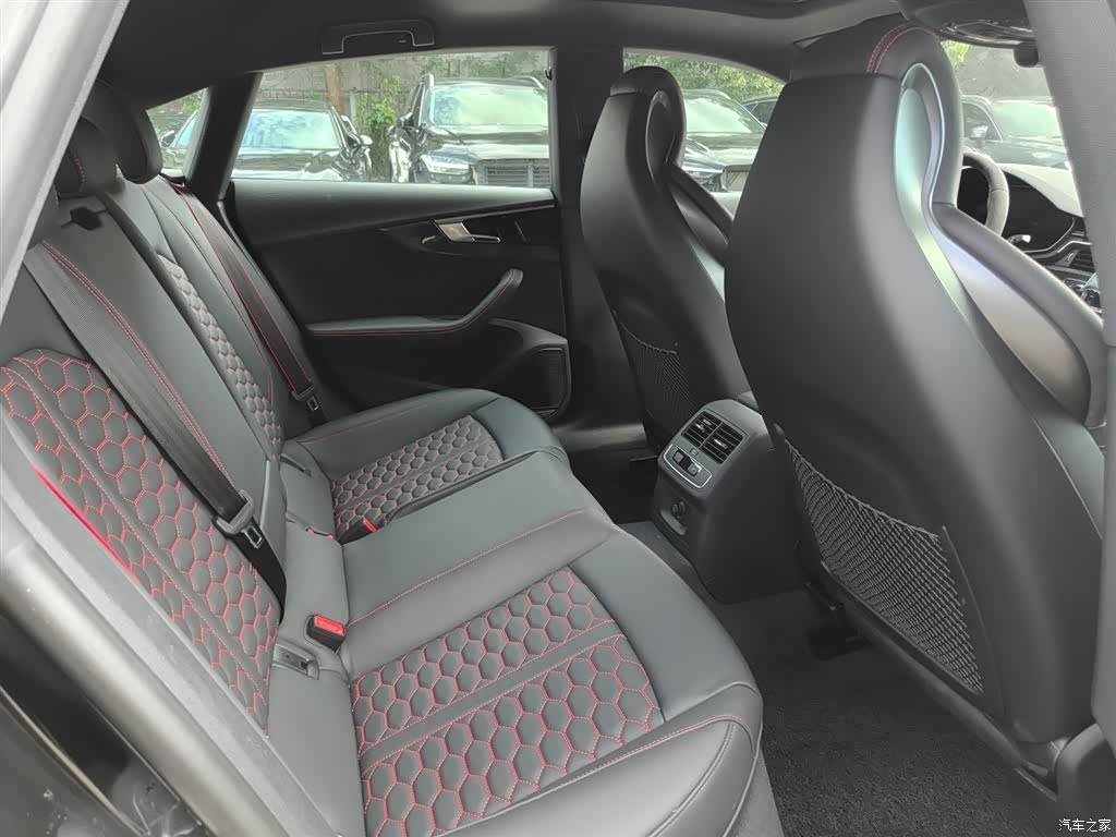 Audi RS, 2025 15