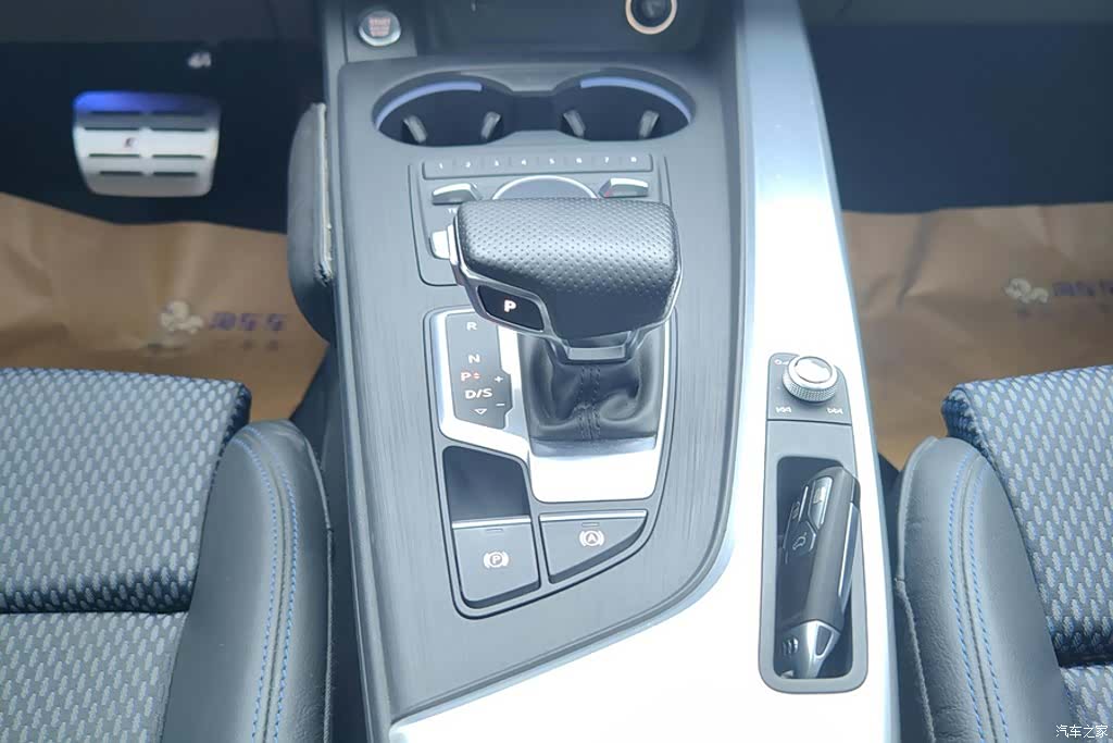 Audi A4L, 2018 16