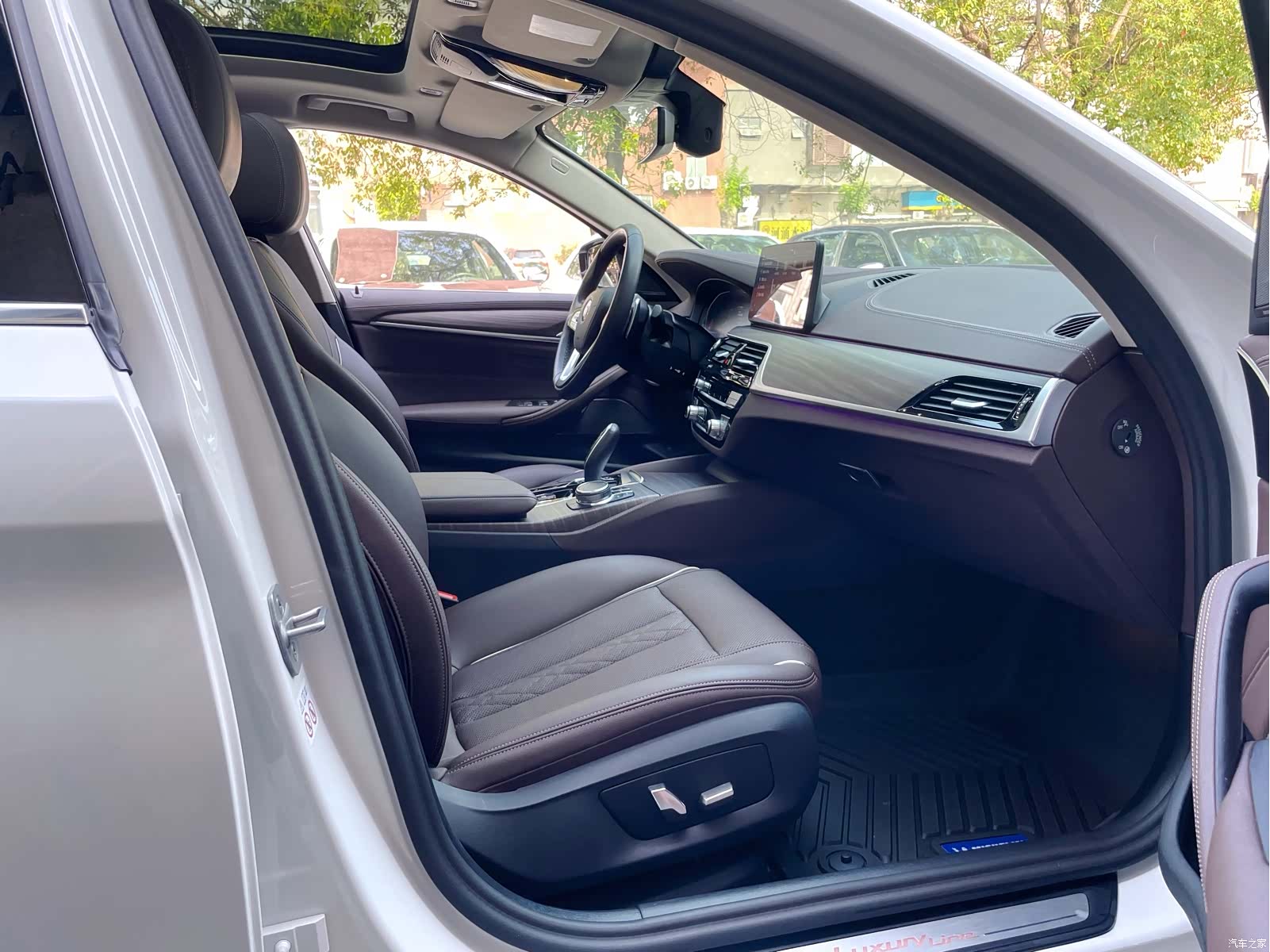 BMW 5 Series, 2024 13