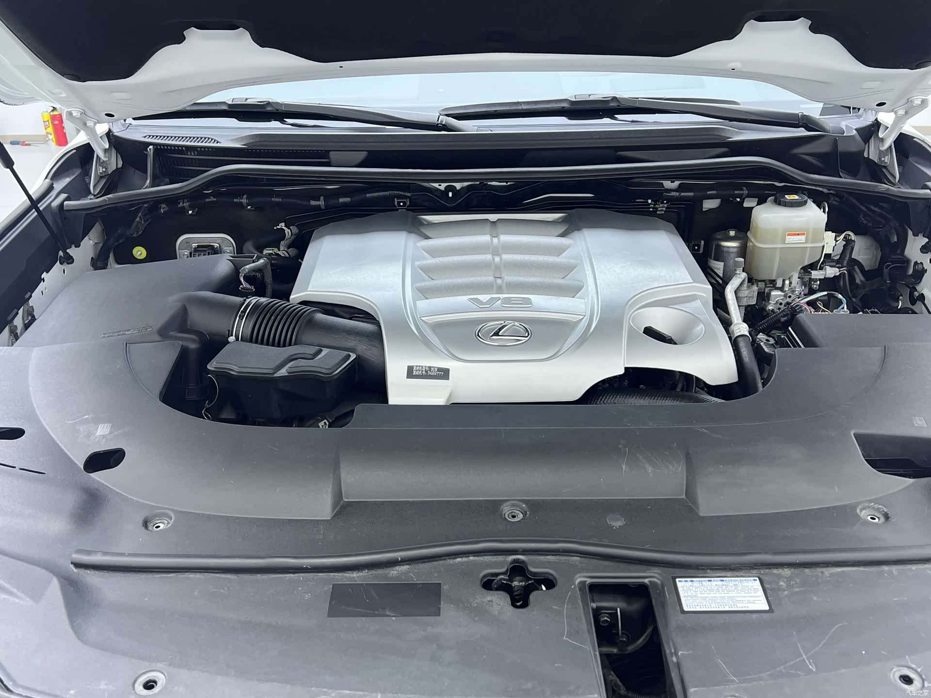 Lexus LX, 2022 27