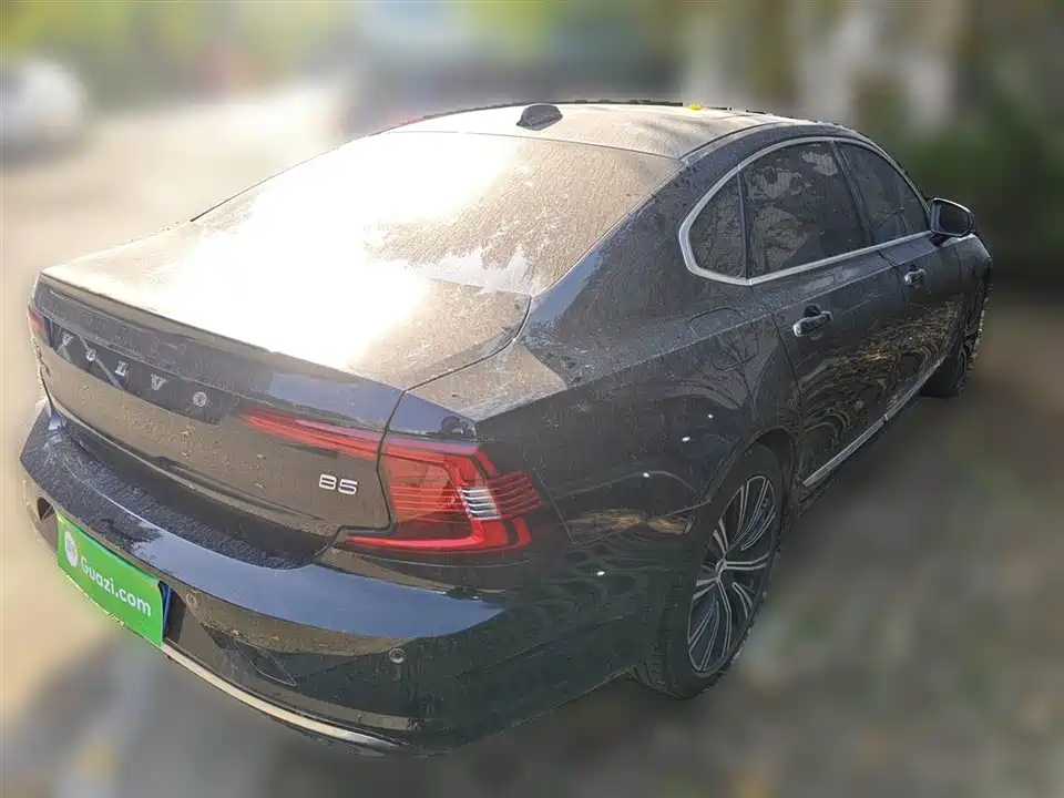 Volvo S90