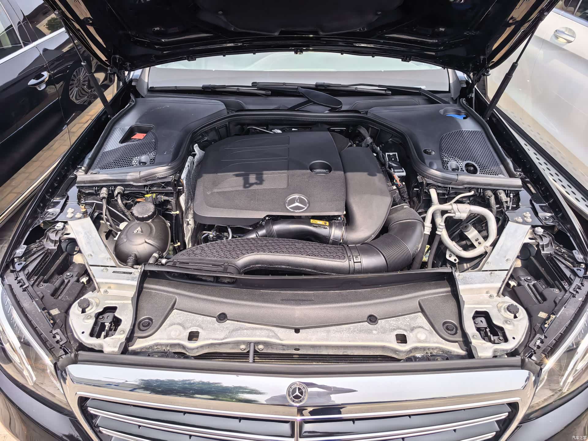 Mercedes-Benz E-Class, 2019 14