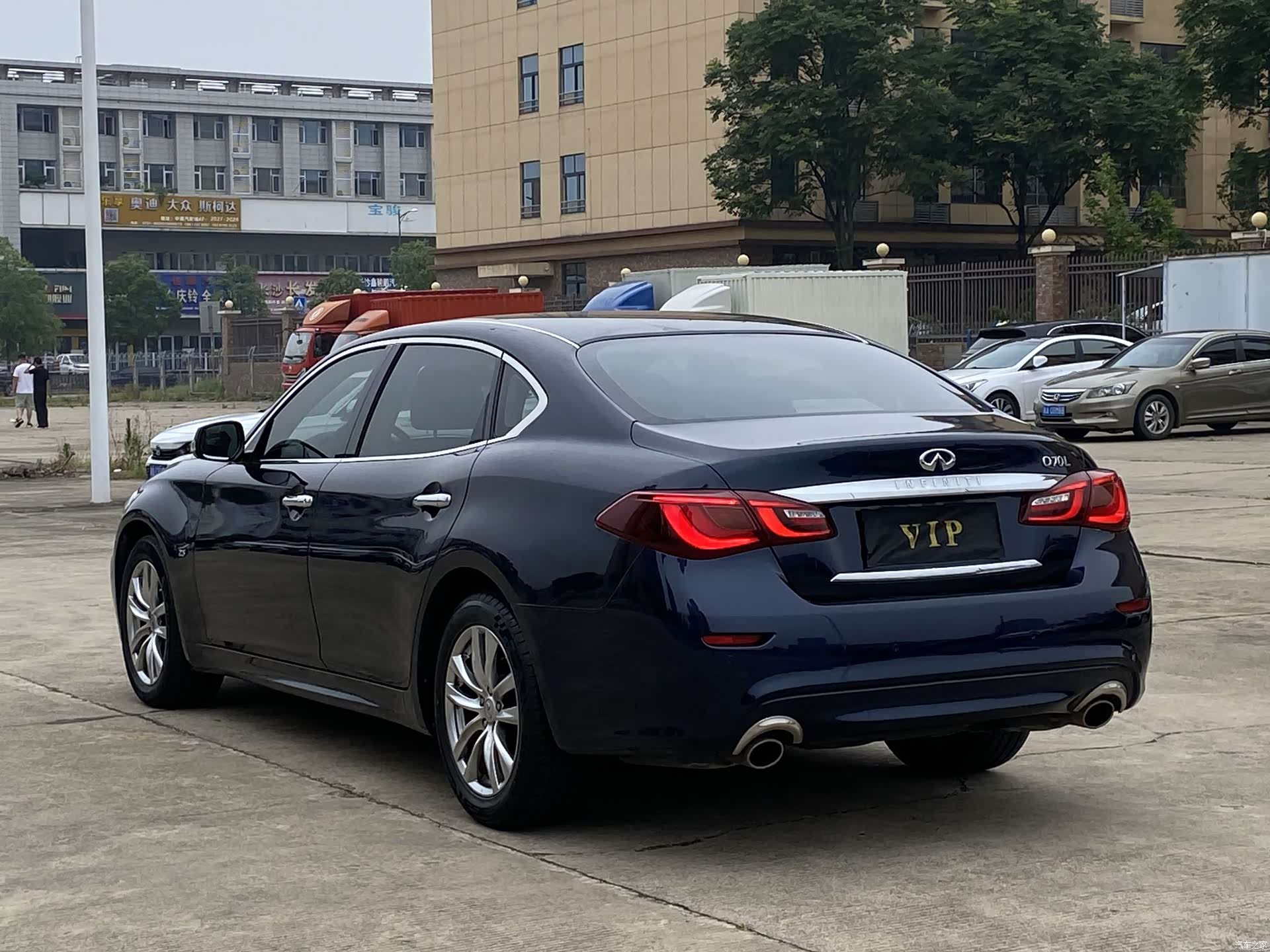Infiniti Q70, 2016 9