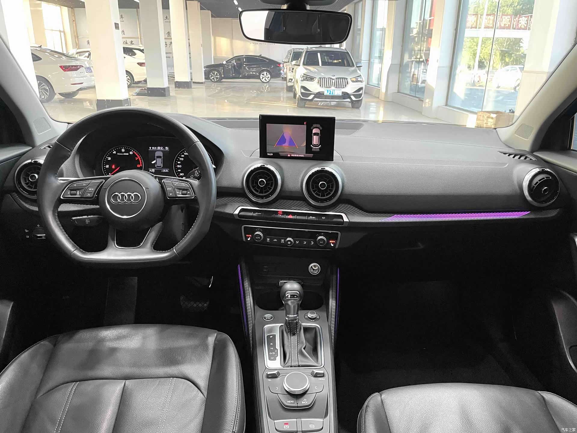 Audi Q2L, 2022 9