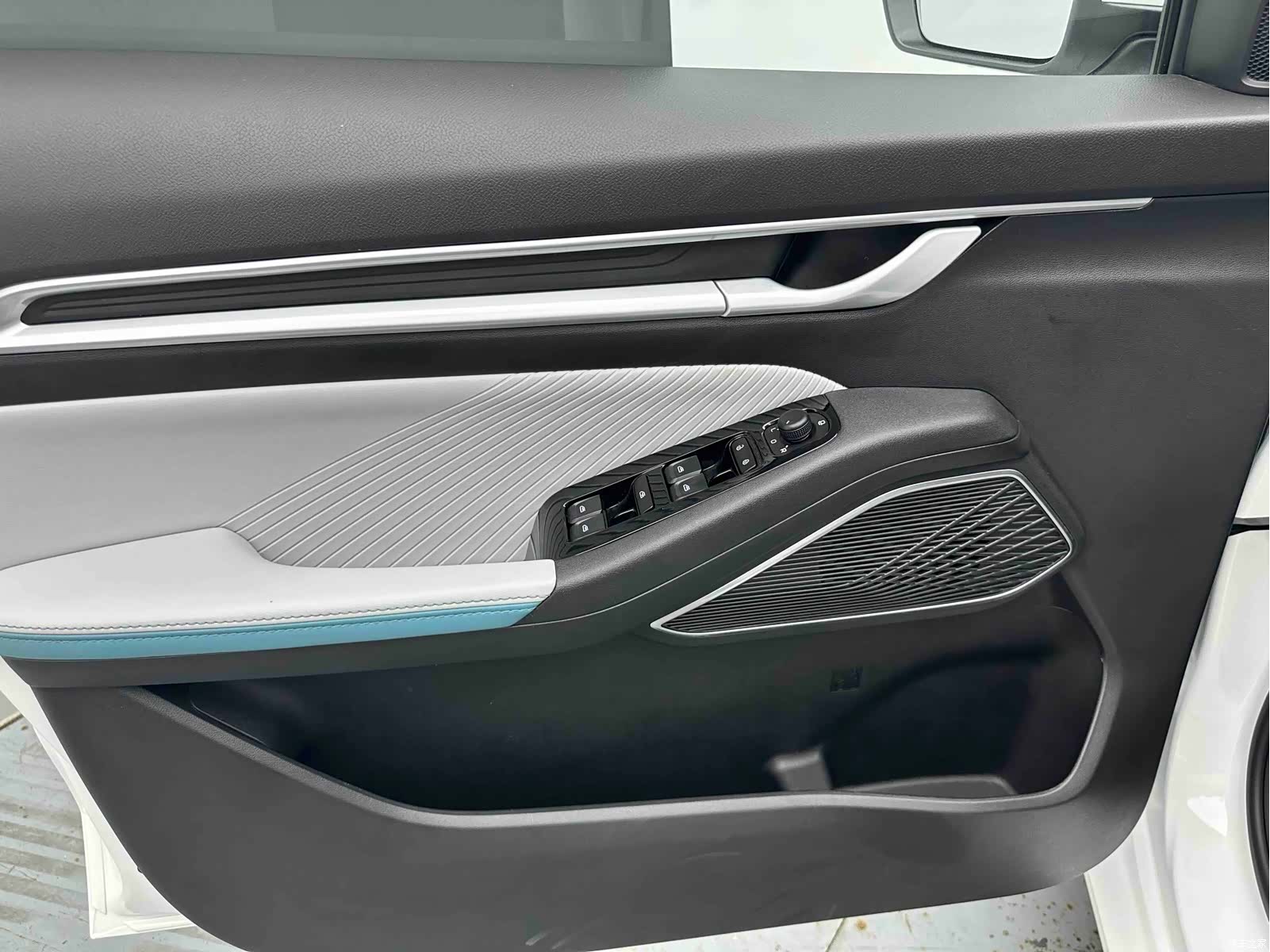 Geely Emgrand, 2023 10