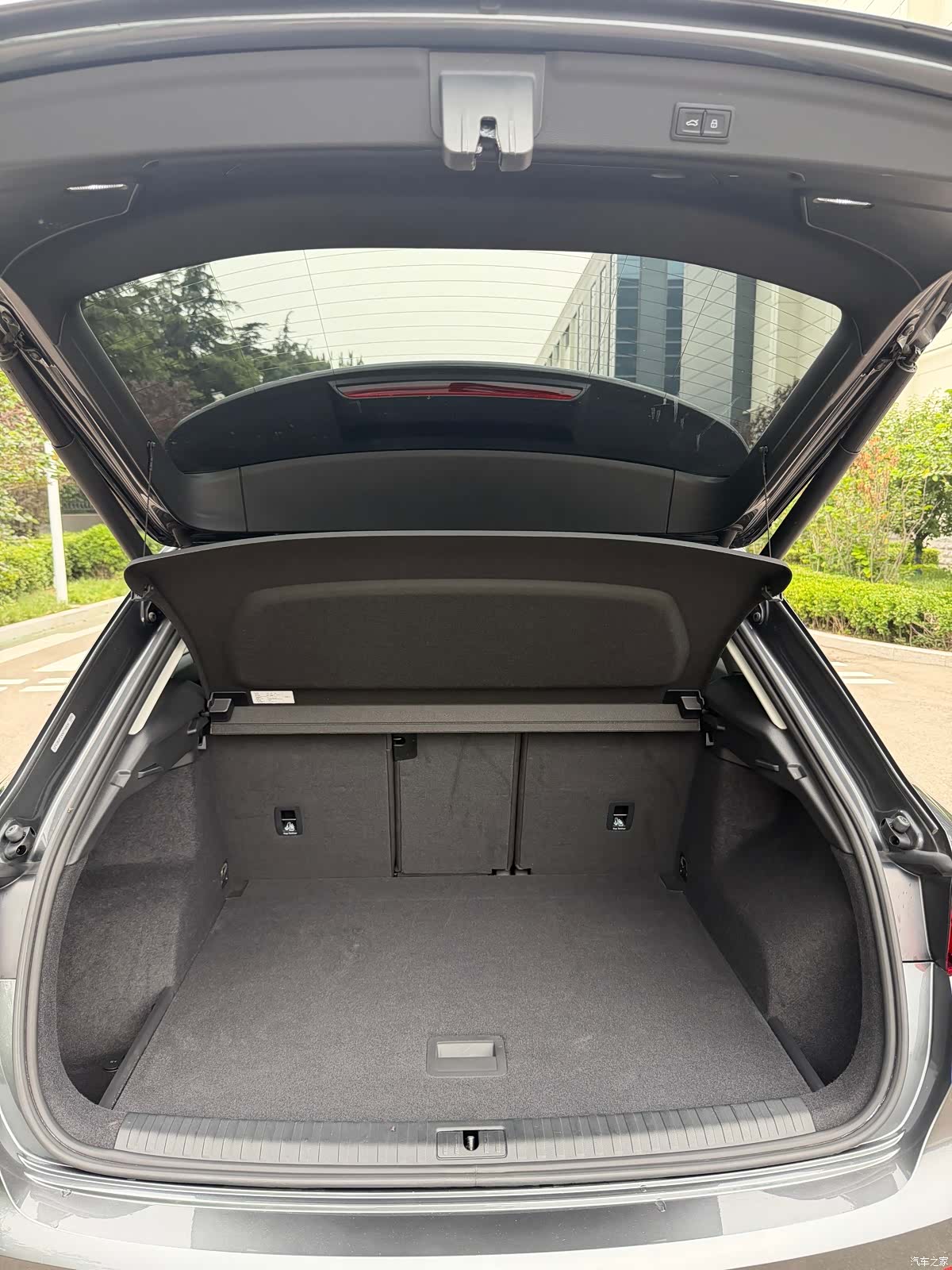 Audi Q3, 2022 11