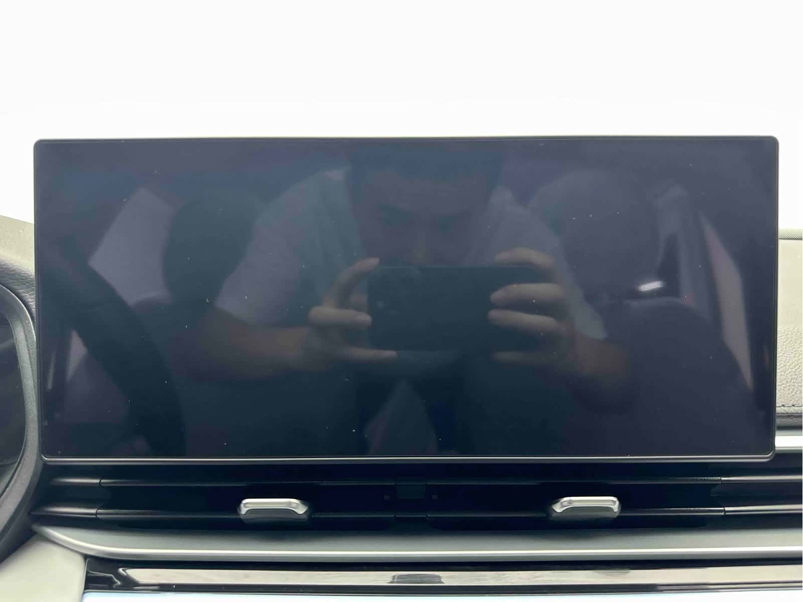 Geely Emgrand, 2023 17
