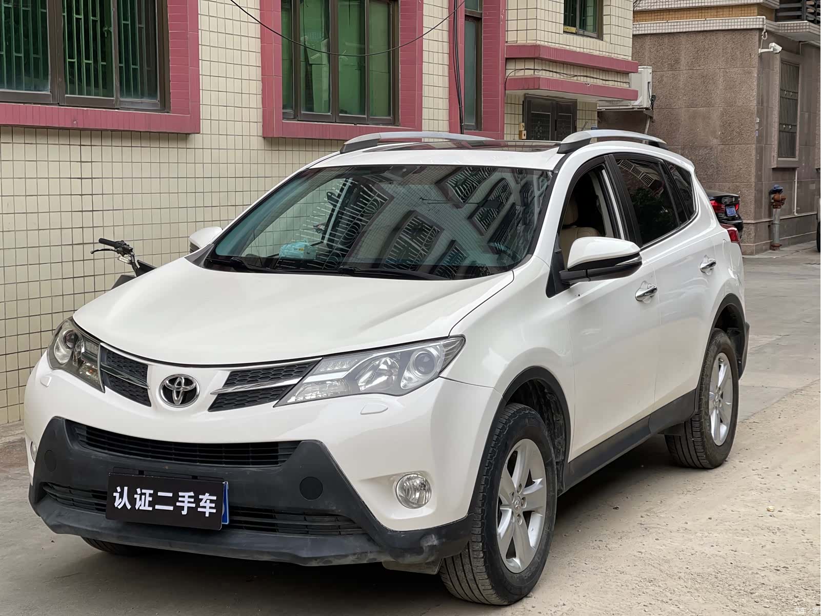 Toyota RAV4, 2014 1