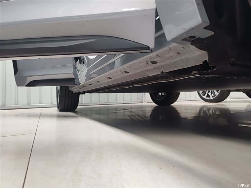 Geely Galaxy E5, 2026 21