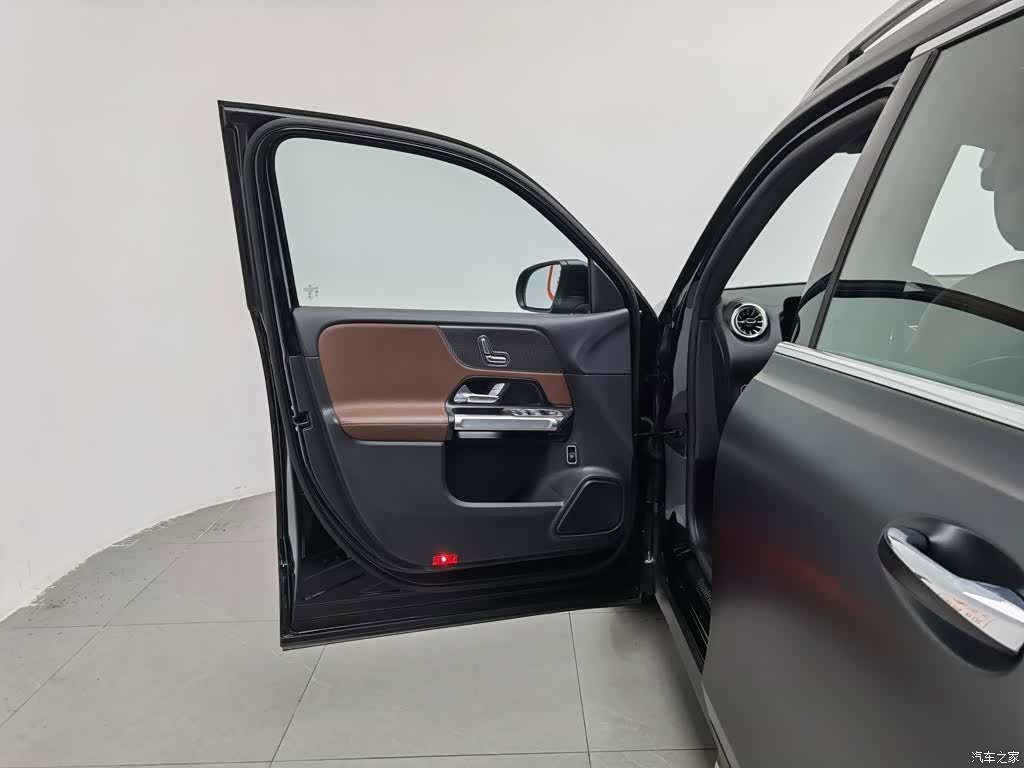 Mercedes-Benz GLB, 2022 8