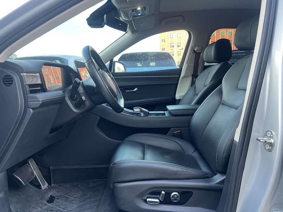 AITO Ask the world M5