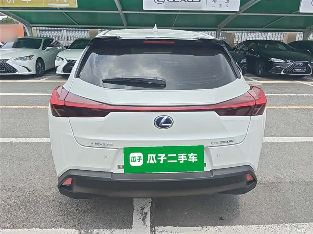 Lexus UX, 2021 6