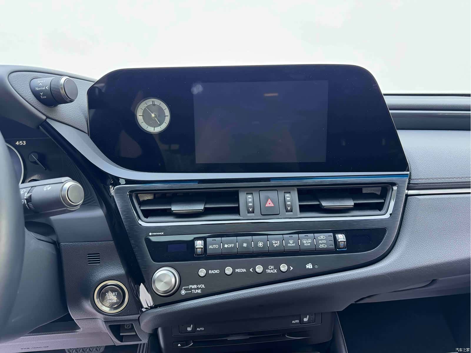 Lexus ES, 2022 11