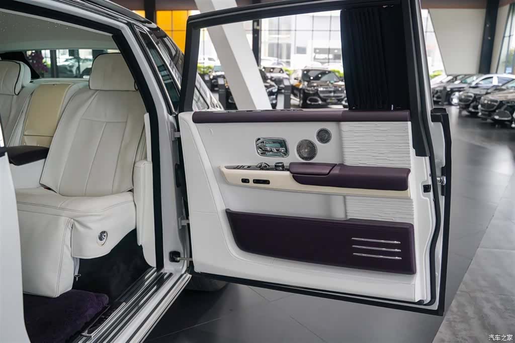 Rolls-Royce Phantom, 2019 11