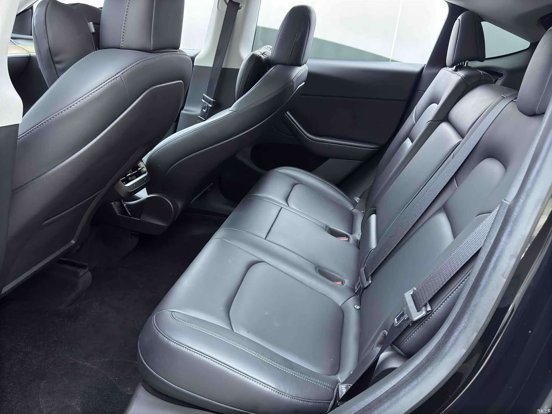 Tesla Model Y, 2022 11