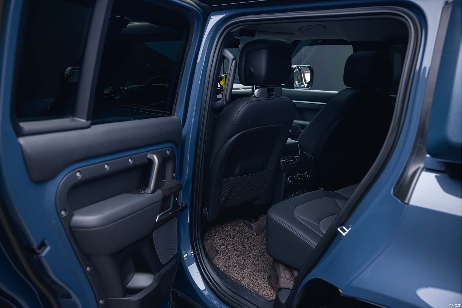 Land Rover Defender, 2022 26