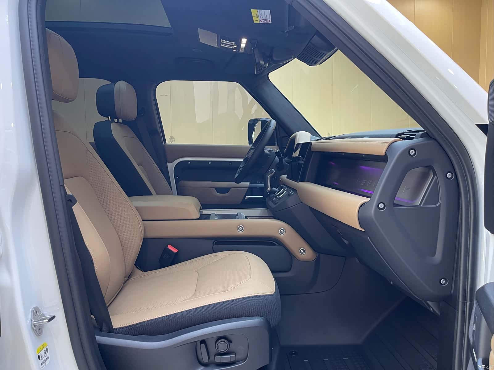 Land Rover Defender, 2026 6