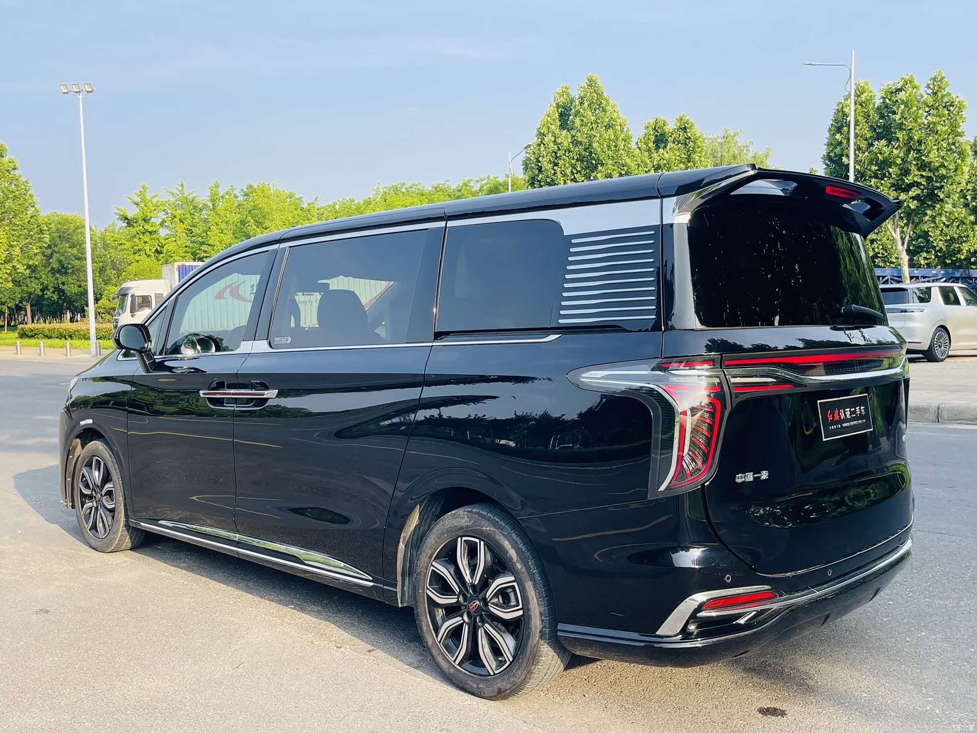 Hongqi HQ9, 2023 27