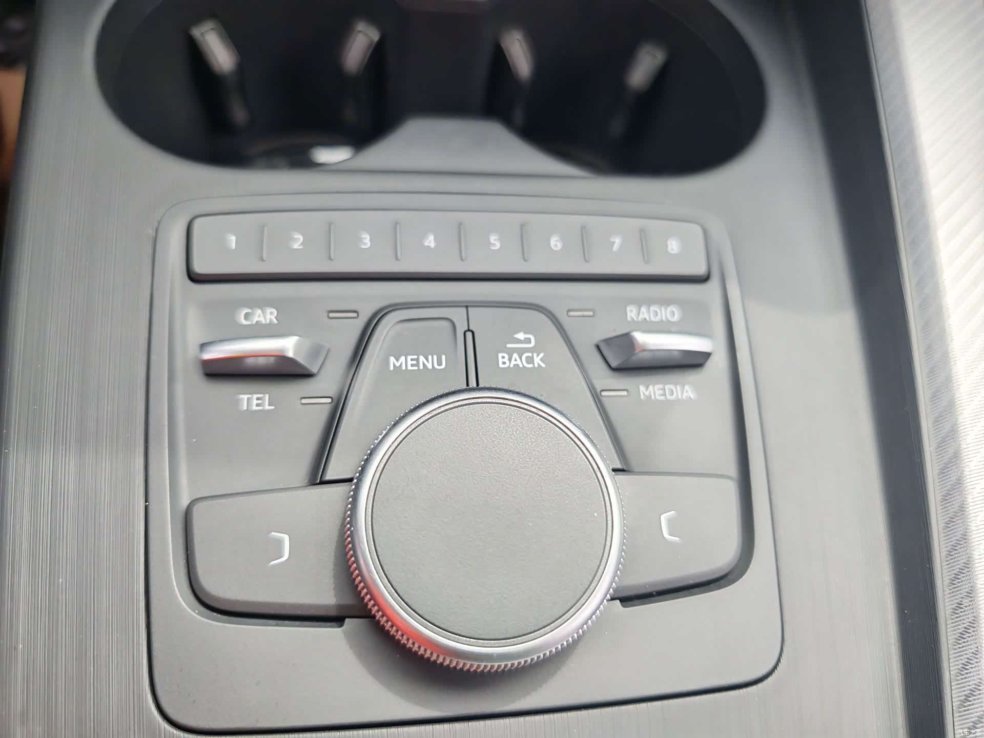 Audi A4L, 2016 9