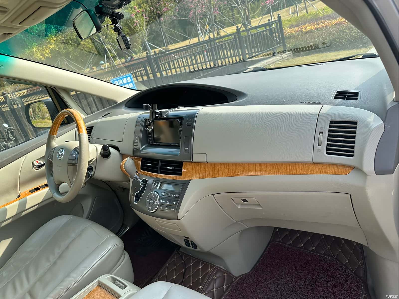 Toyota 7, 2010 11