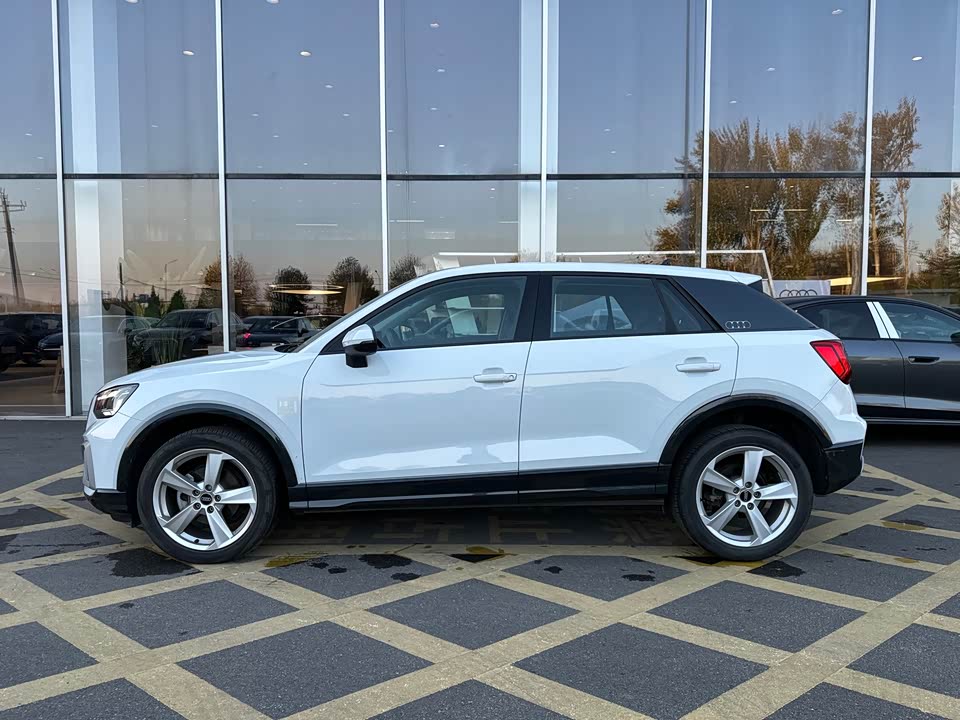 Audi Q2L