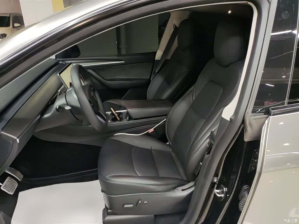Tesla Model Y, 2022 15