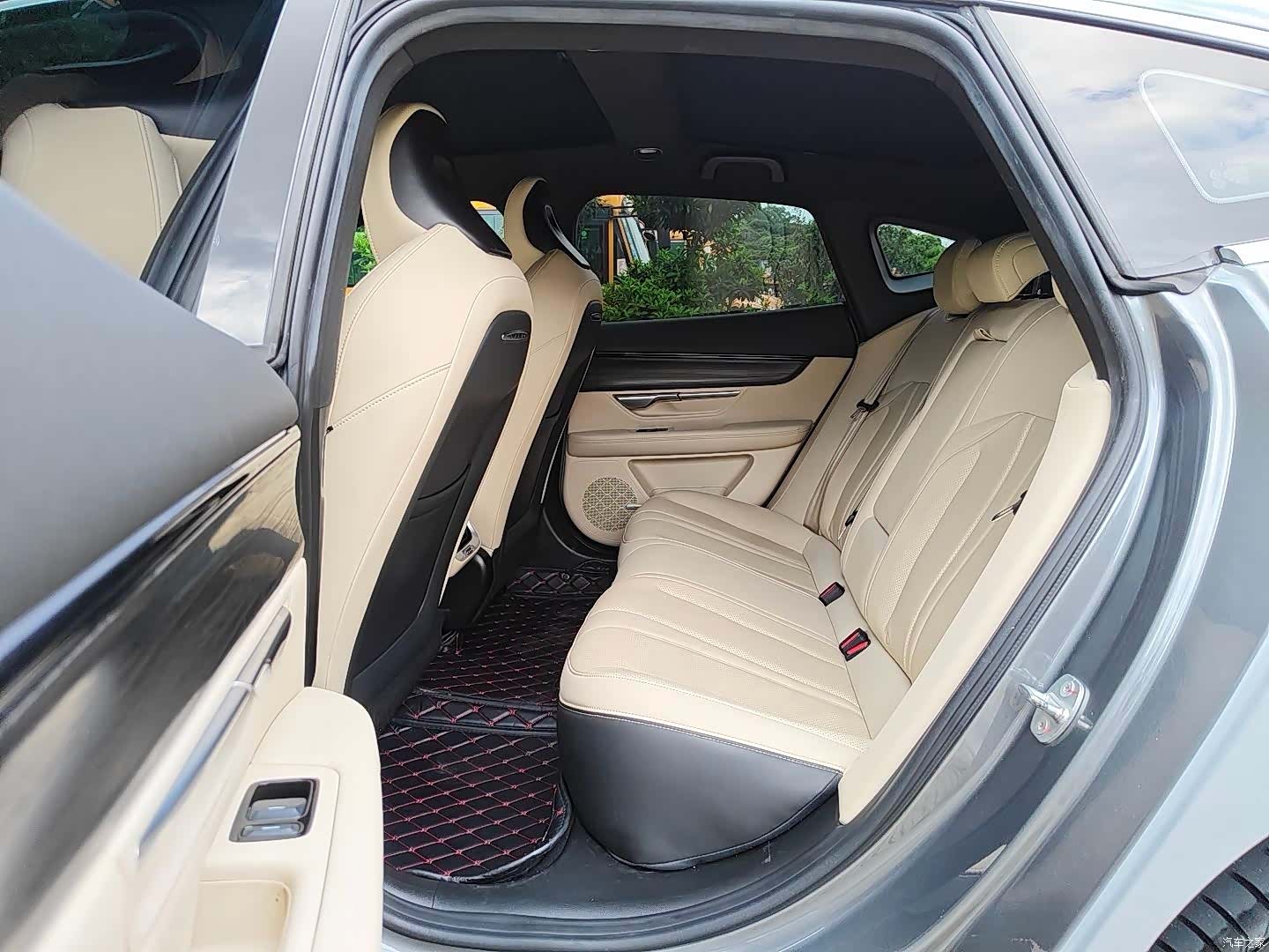 Xpeng P7, 2021 8