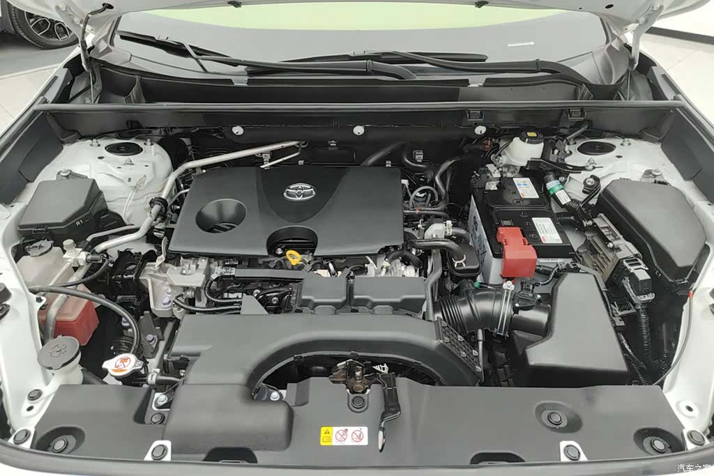 Toyota RAV4, 2023 10