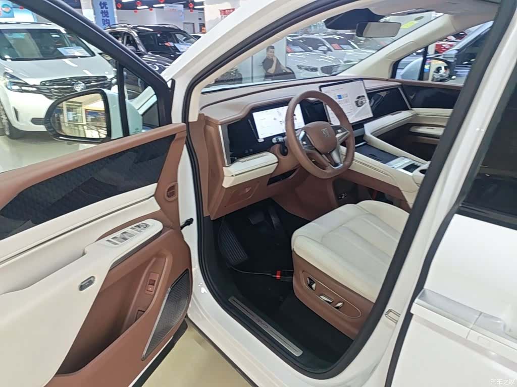 BYD Xia, 2025 13