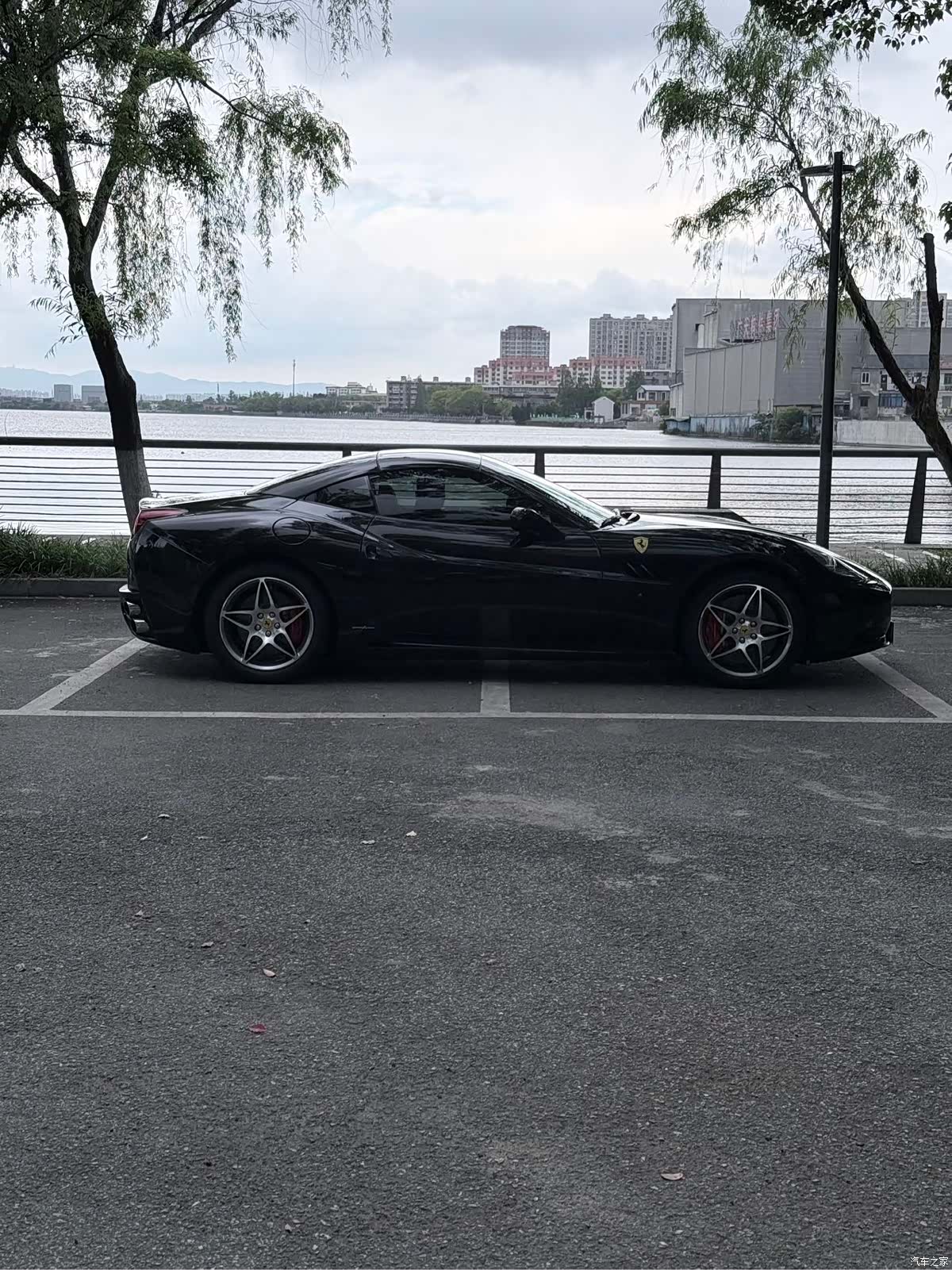 Ferrari California, 2011 4