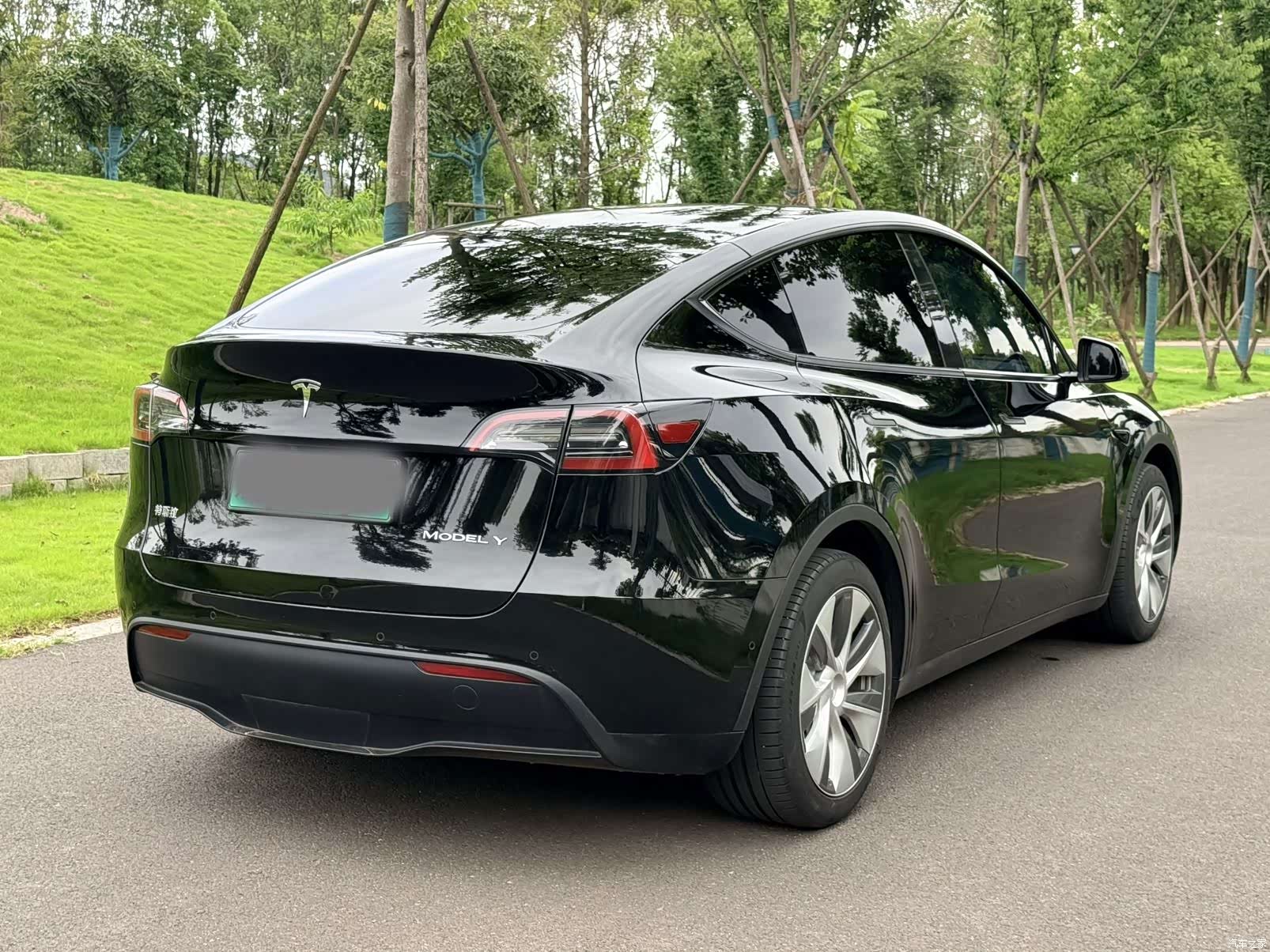 Tesla Model Y, 2023 все фото