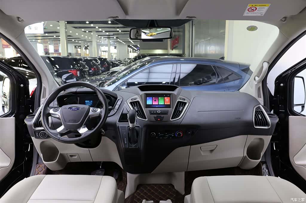 Ford Tourneo, 2021 10