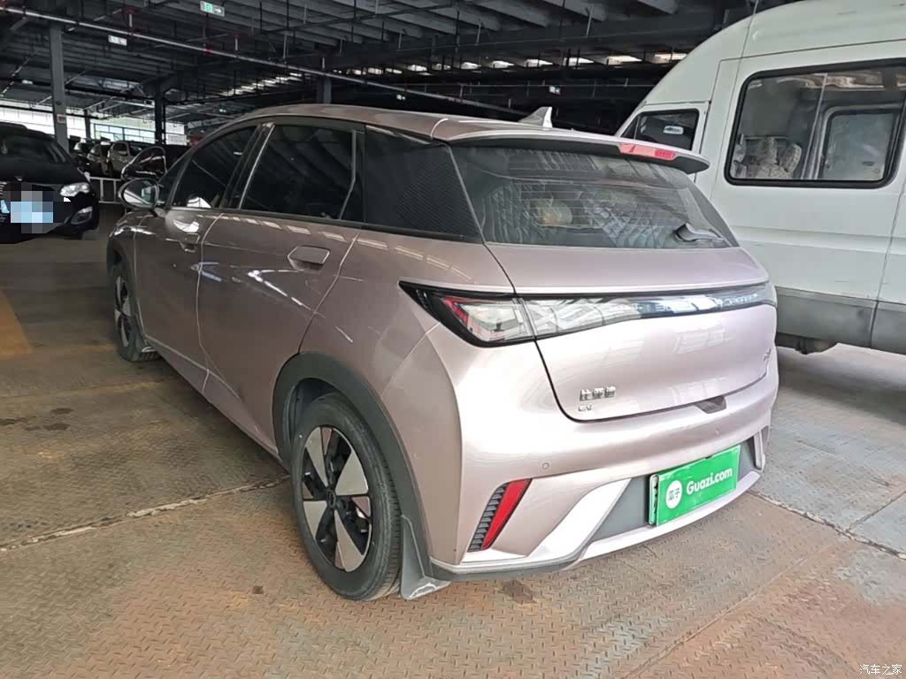BYD Dolphin, 2023 все фото