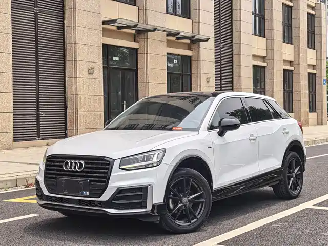 Audi Q2L 2021 — купить из Китая под заказ