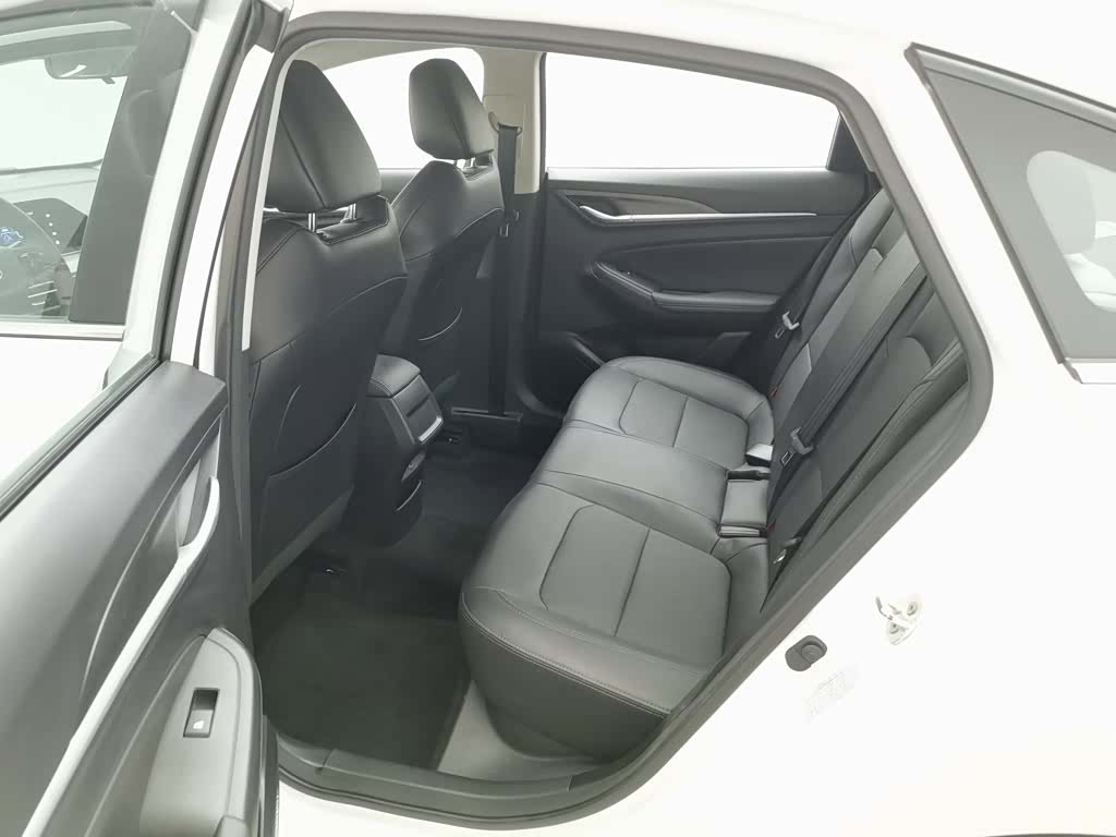 Changan Eado, 2022 15