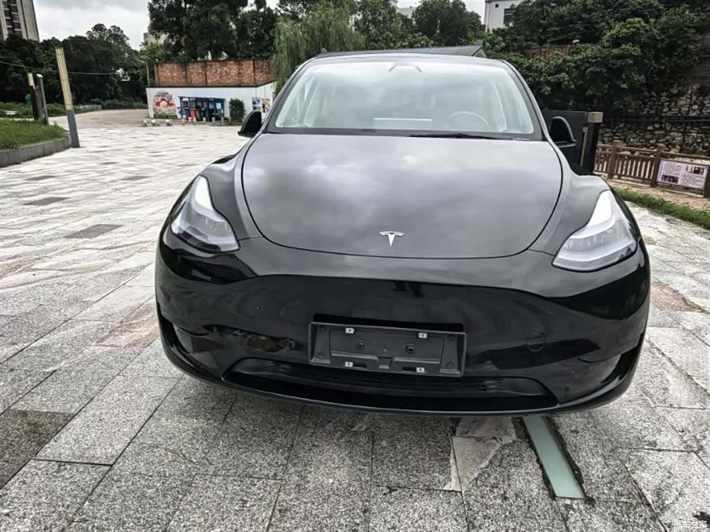 Tesla Model Y, 2023 2