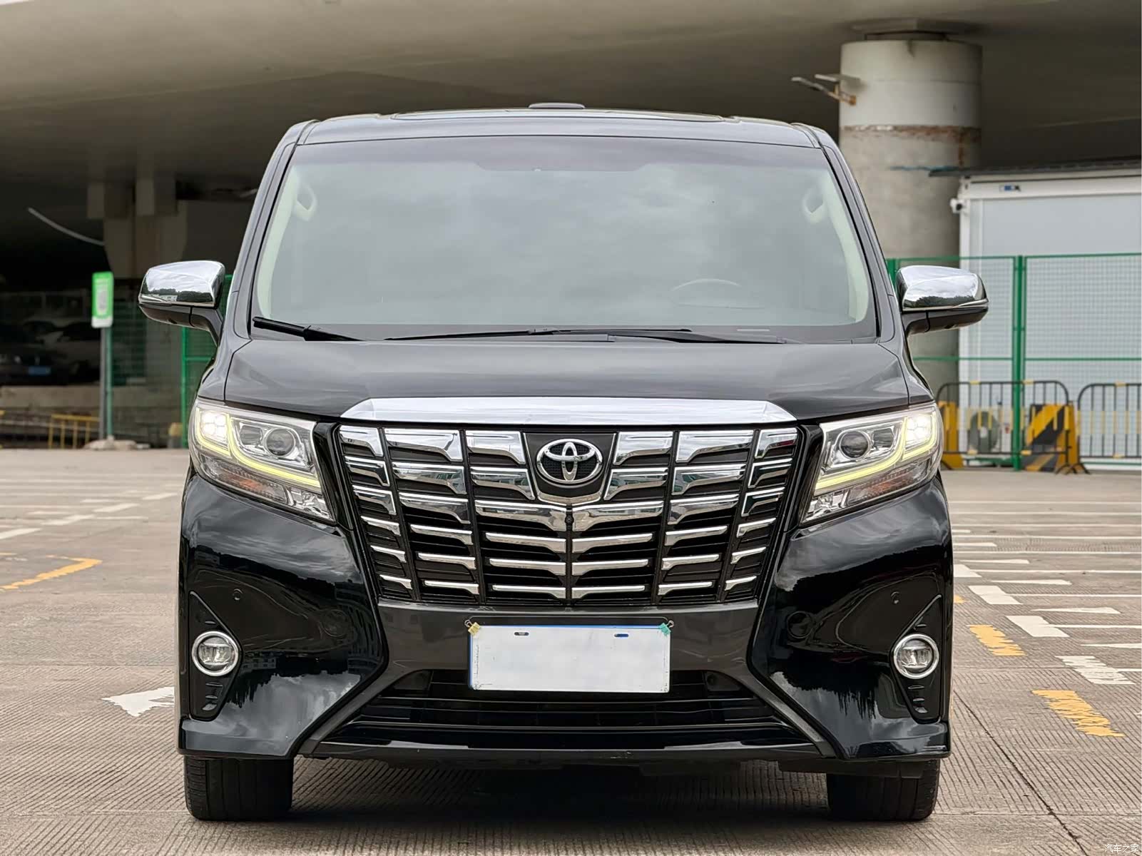 Toyota Alphard, 2017 2