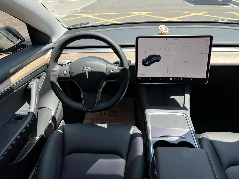 Tesla Model 3 Tesla Model 3