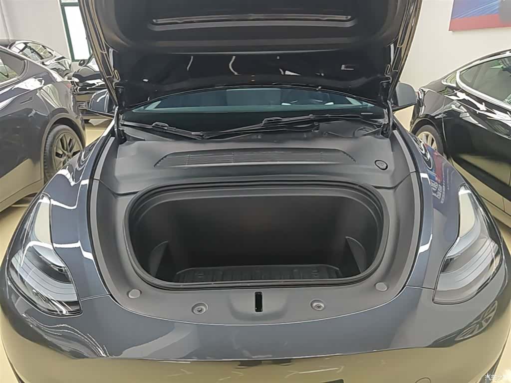 Tesla Model Y, 2024 20