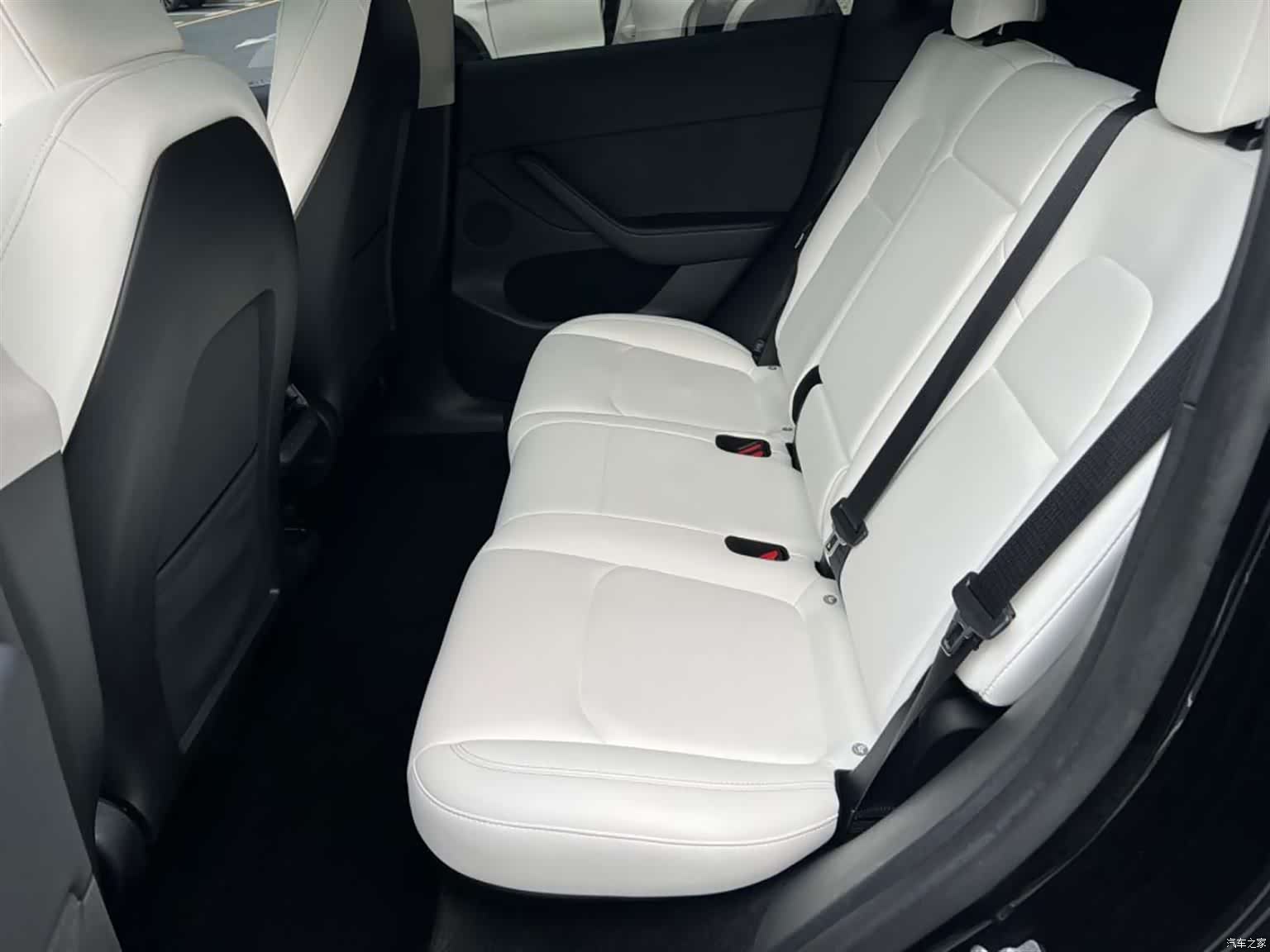 Tesla Model Y, 2023 10