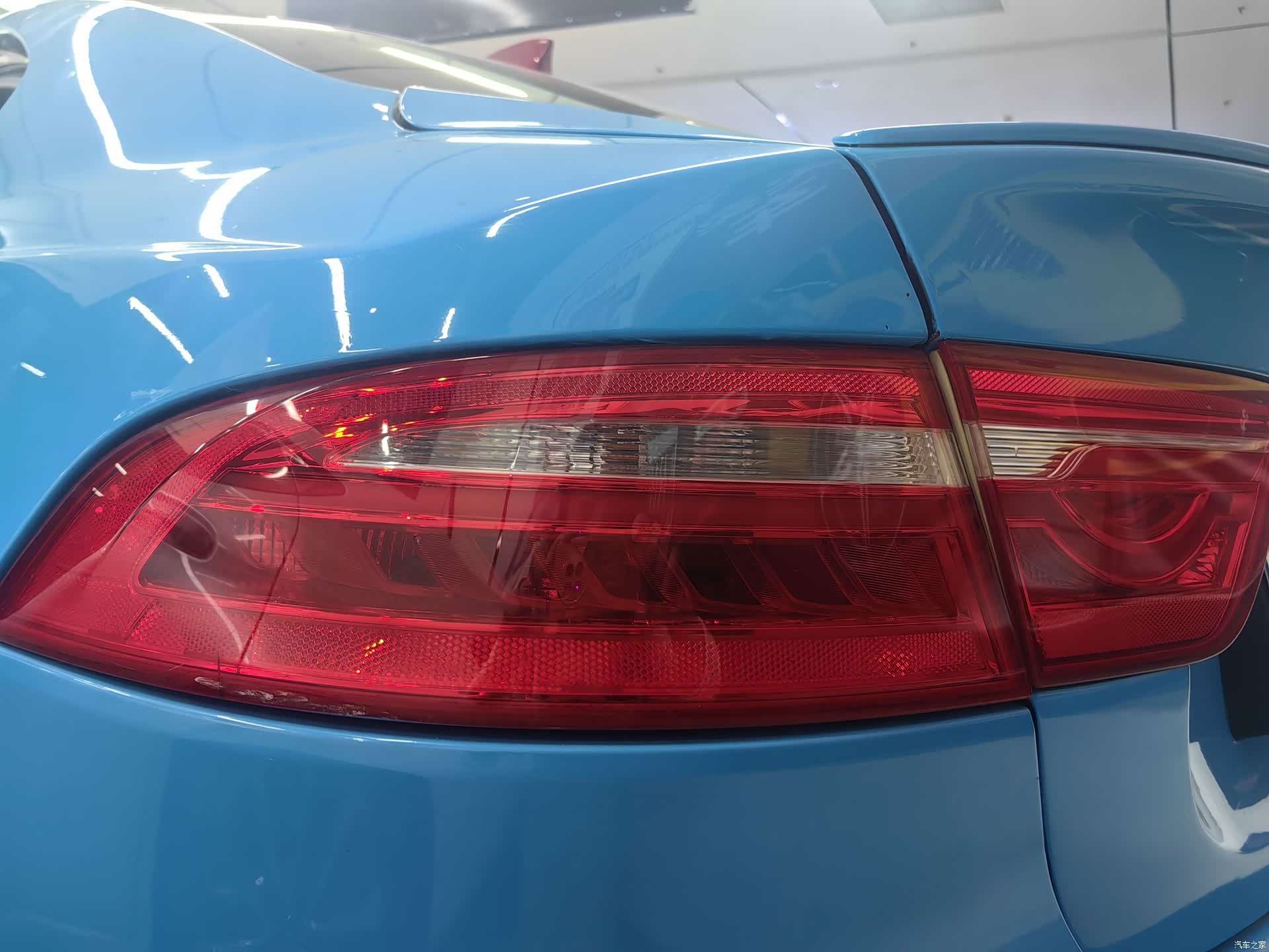 Jaguar XE, 2016 11