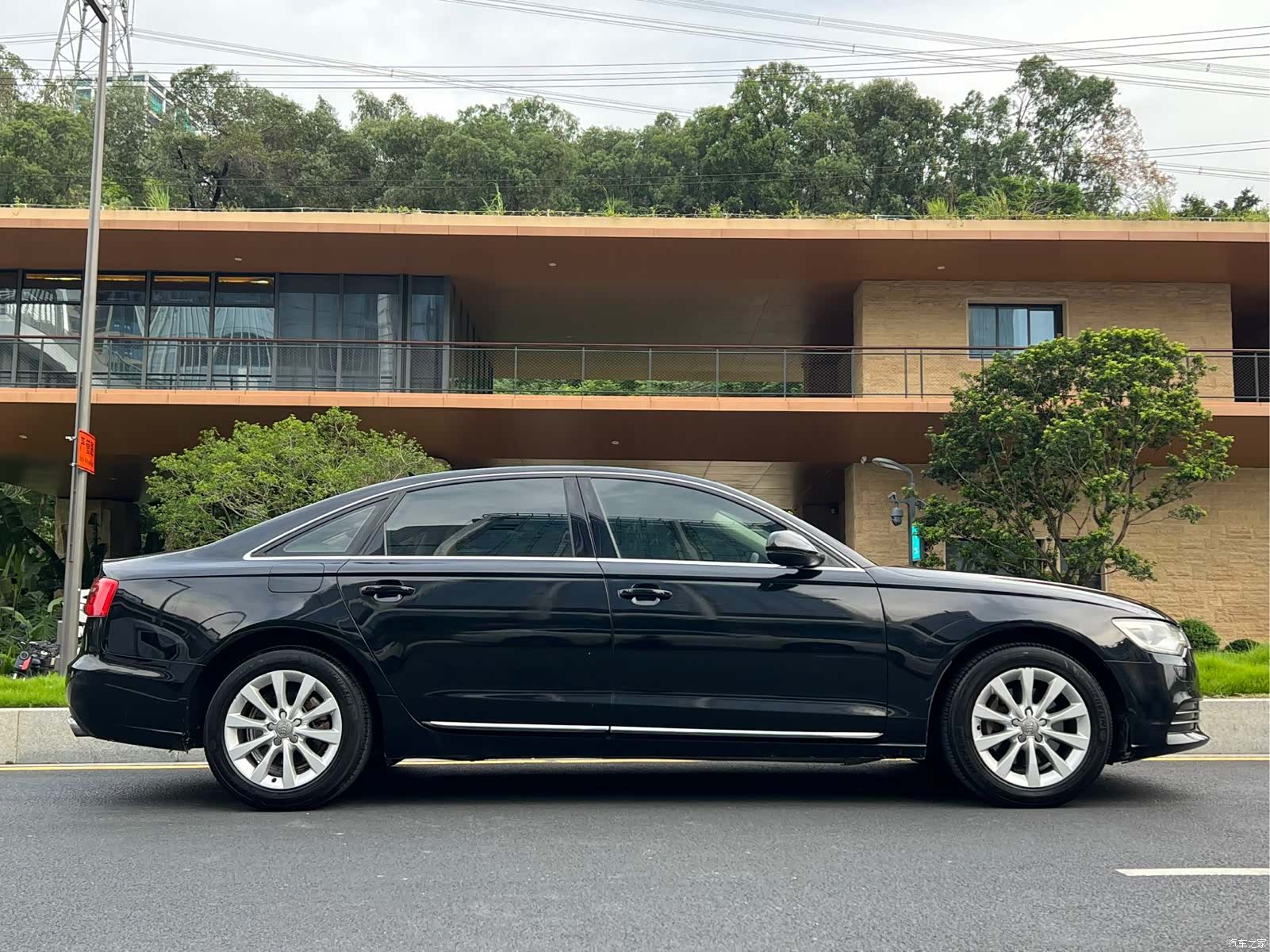 Audi A6L, 2012 4